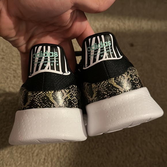 Adidas shoes - Picture 4 of 5